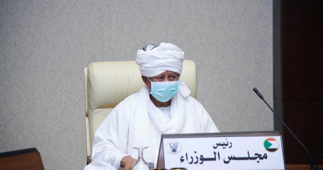 حمدوك يُشيد بجهود الولاة في ادارة وتسيير العمل بالولايات