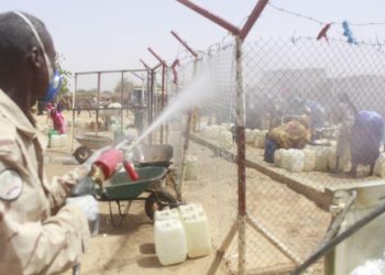 مراقبون يمتدحون جهود الدعم السريع في مساعدة مخيمات النازحين