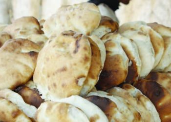 سوء توزيع الدقيق يجدد أزمة الخبز بالخرطوم