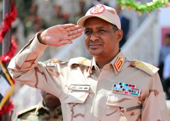 مدير مركز درء النزاعات يشيد بقافلة الدعم السريع الانسانية