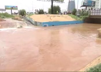 ولاية الخرطوم تشهد فيضاناً عالياً للنيل بمناطق متفرقة