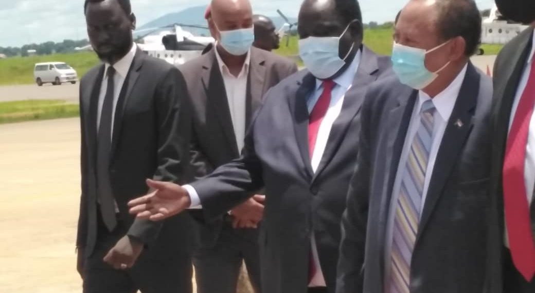 رئيس الوزراء حمدوك يصل الى جوبا لحضور التوقيع على اتفاق السلام