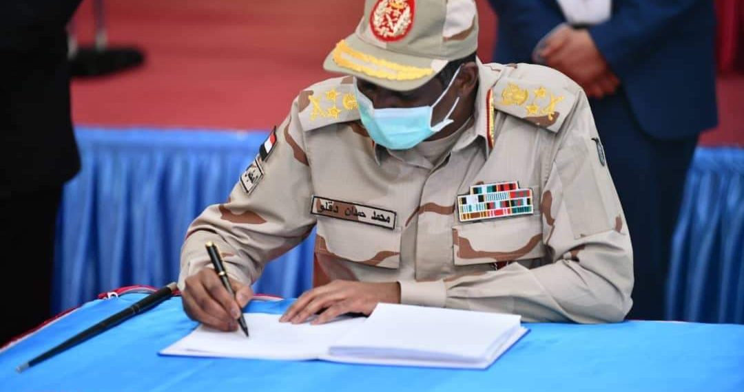 حميدتي على صفحته الرسمية بالفيسبوك : يهنئ الشعب السودان بتوقيع السلام