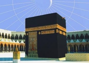 الاثنين المقبل.. القمر يتعامد على الكعبة ويقترن بالزهرة