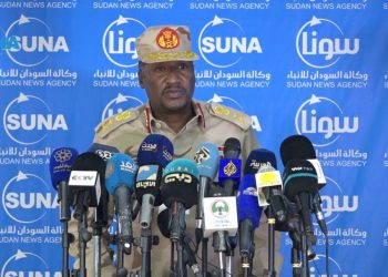 عبد الرحيم دقلو نعمل علي قلب رجل واحد لحماية الإقتصاد