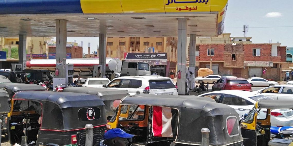 قرارات اقتصادية صعبة للغاية بخصوص الخبز والوقود ستعلن للشعب السوداني تعرف عليها