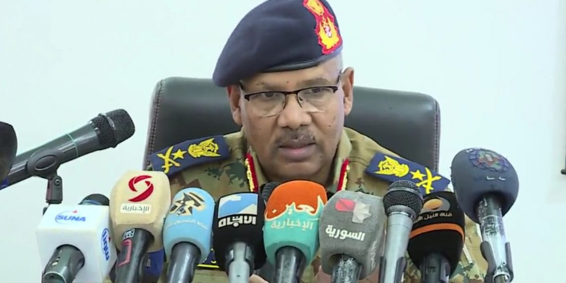 ابراهيم جابر يؤكد دعم الدولة لجهود تطوير صناعة الطيران في السودان