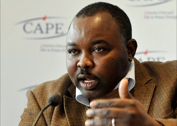 عبدالواحد نور يكذب حمدوك وفيصل وينفي إجراء إتصالات مع الحكومة  على أي مستوى من المستويات