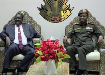 وفد الوساطة الجنوبية برئاسة المستشار توت قلواك يصل الخرطوم