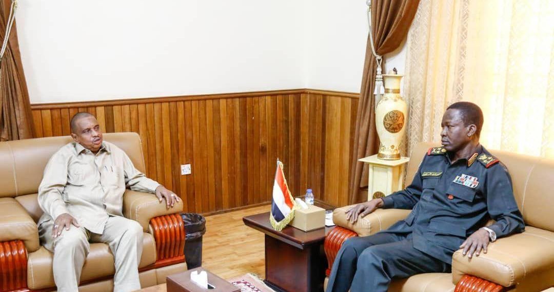 كباشي يبحث مع مدير عام مصلحة الأراضي بولاية الخرطوم معالجة مشكلات القرى المتضررة من الفيضان