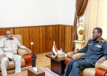 كباشي يبحث مع مدير عام مصلحة الأراضي بولاية الخرطوم معالجة مشكلات القرى المتضررة من الفيضان