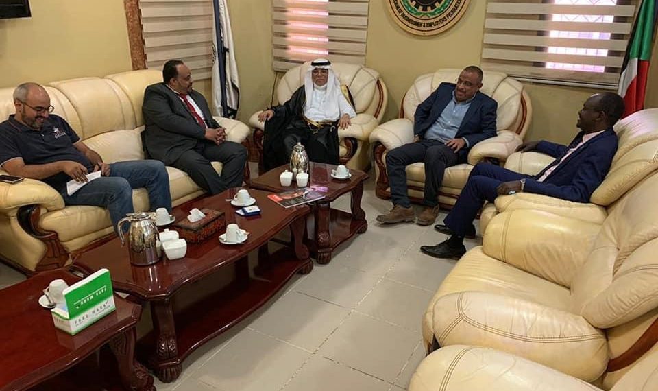السفير السعودي يزور مقر اتحاد اصحاب العمل السوداني  لبحث التعاون الاقتصادي بين السودان والسعودية