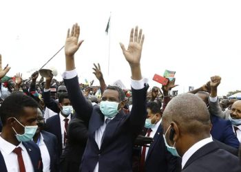 التوقيع على اتفاق السلام .. لحميدتي أدوار وطنية في سفر الإنجازات