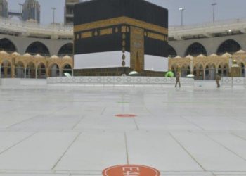 بعد توقف 7 أشهر.. مكة تستقبل المعتمرين وسط هذه التدابير