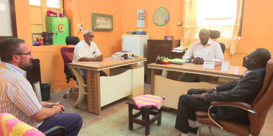 بروفيسور صديق تاور يشيد بدور مدارس كمبونى بالخرطوم في دعم مسيرة التعليم