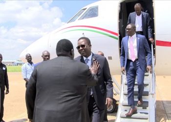 وصول الوفد الحكومي برئاسة شمس الدين كباشي إلى جوبا