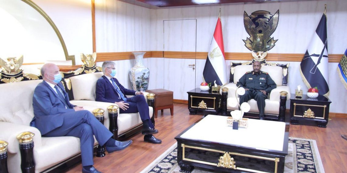 البرهان يُثمن جهود الإتحاد الأفريقي والأمم المتحدة في دعم تحقيق السلام بالبلاد
