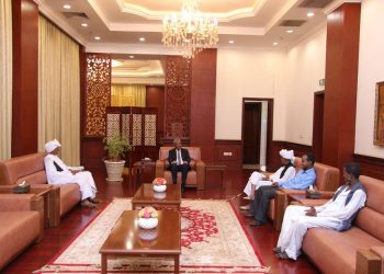 مولانا حسن شيخ إدريس قاضي يلتقي رئيس لجنة إسكان طلاب شرق السودان