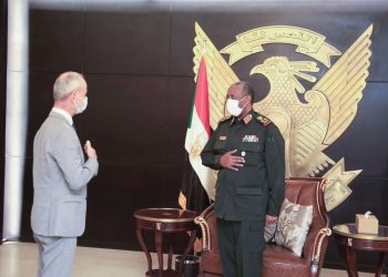 رئيس مجلس السيادة الانتقالي يلتقي نائب رئيس اللجنة الدولية للصليب الأحمر