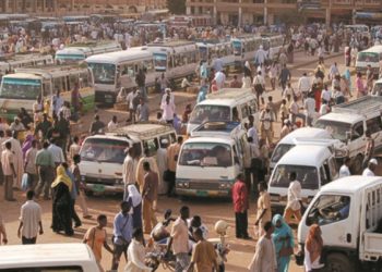 قيادات بالنقل العام : المركبات بدون لوحات تتبع لنافذين وعدم تزويدها بالوقود تخديري