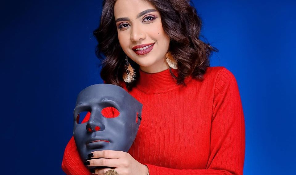 الاعلامية لوشي تتسبب في إيقاف محطة بنزين بالخرطوم بعد محاولتها تجاوز الصف وتكشف تفاصيل ما حدث