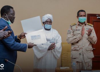 حميدتي يدفع (38) مليار عبارة عن ديات لدينكا ملوال من اجل حل الخلافات بين القبيلتين