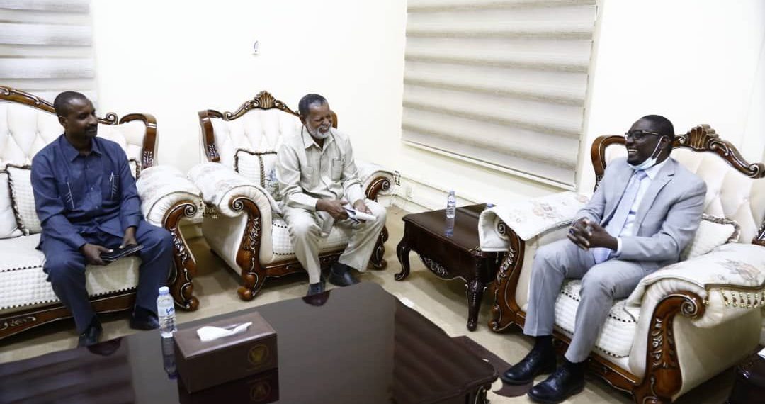 التعايشي يطلع على جهود الصندوق القومي لرعاية الطلاب في تهيئة بيئة السكن للطلاب