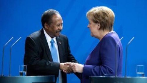 حمدوك وميركل يبحثان الأوضاع في الإقليم وقضايا الانتقال