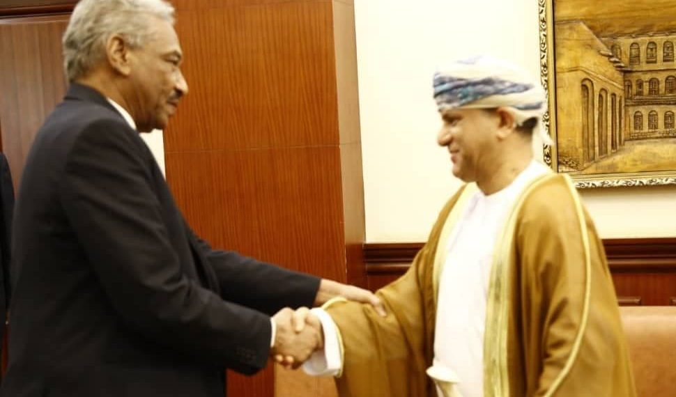 مولانا قاضي يلتقي سفير سلطنة عمان بالخرطوم