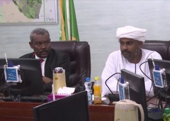 الفكي : يطلع على الأوضاع السياسية والأمنية بولاية القضارف