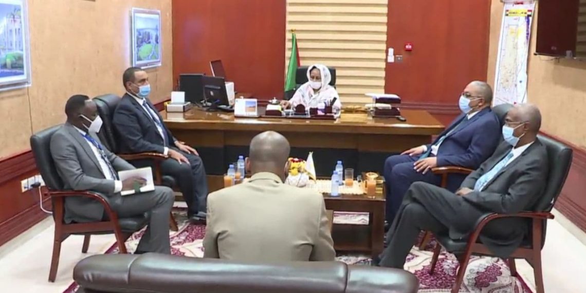 عائشة موسى تلتقي رئيس منظمة الأمم المتحدة للتنمية الصناعية _ (مكتب البحرين )