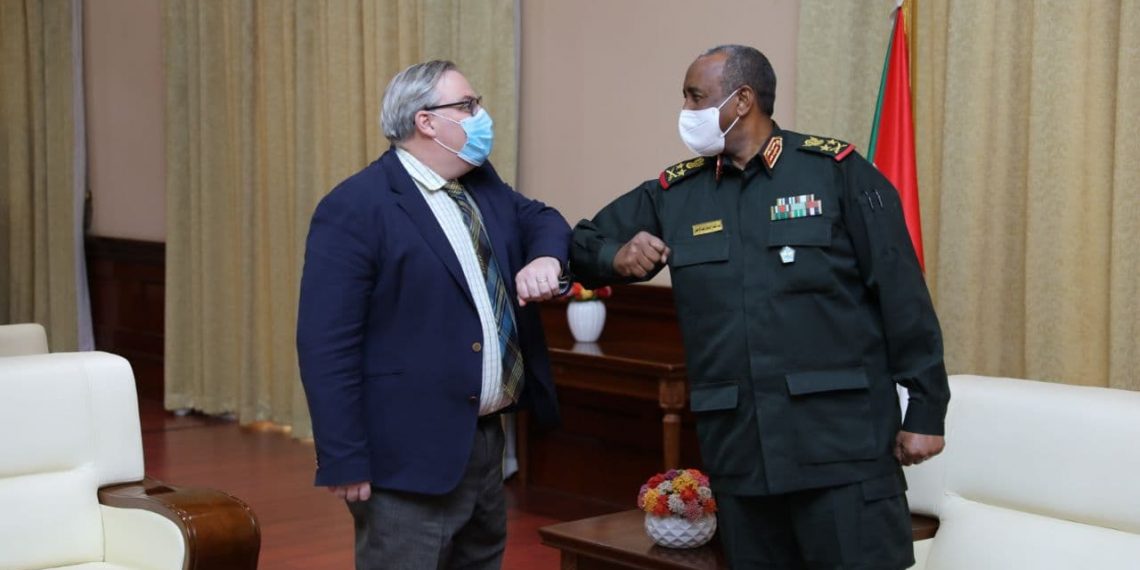 البرهان يلتقي المبعوث البريطاني