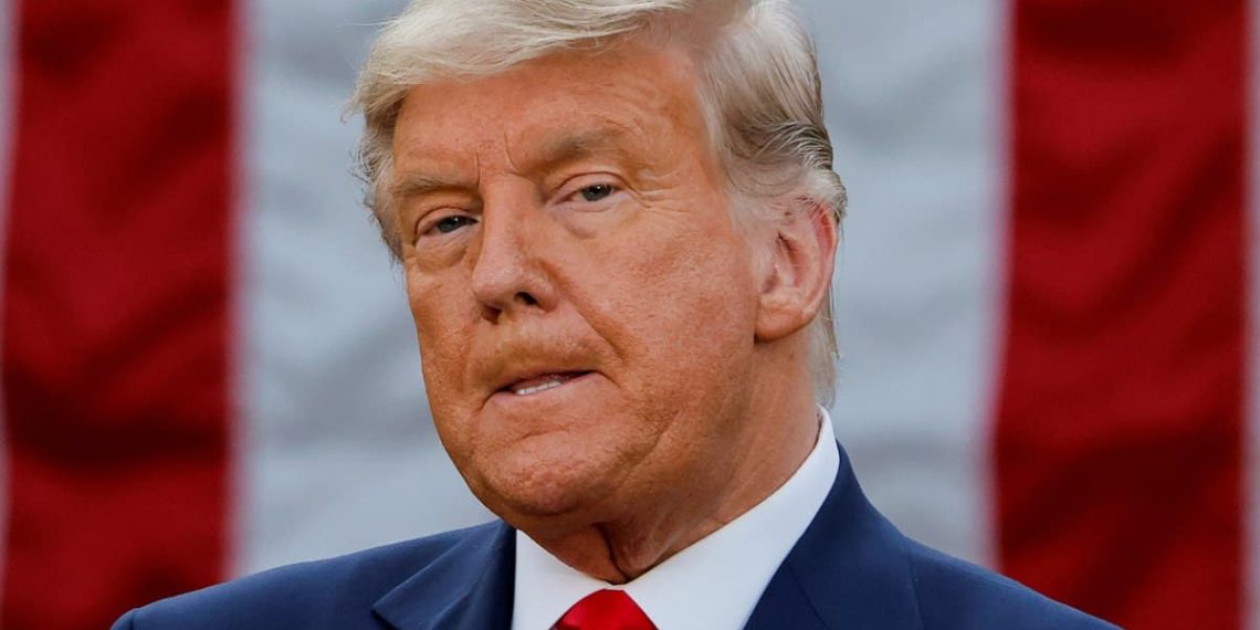 دونالد ترمب  :  الإعلام والانتخابات فاسدان