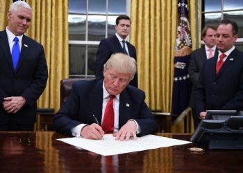 الولايات المتحدة تنفذ قرار ترامب وتمدد رسميًا العقوبات على السودان