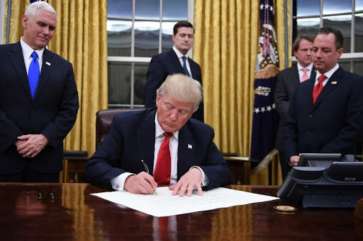 الولايات المتحدة تنفذ قرار ترامب وتمدد رسميًا العقوبات على السودان