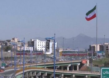 واشنطن تفرض عقوبات على مسؤول إيراني وجامعة