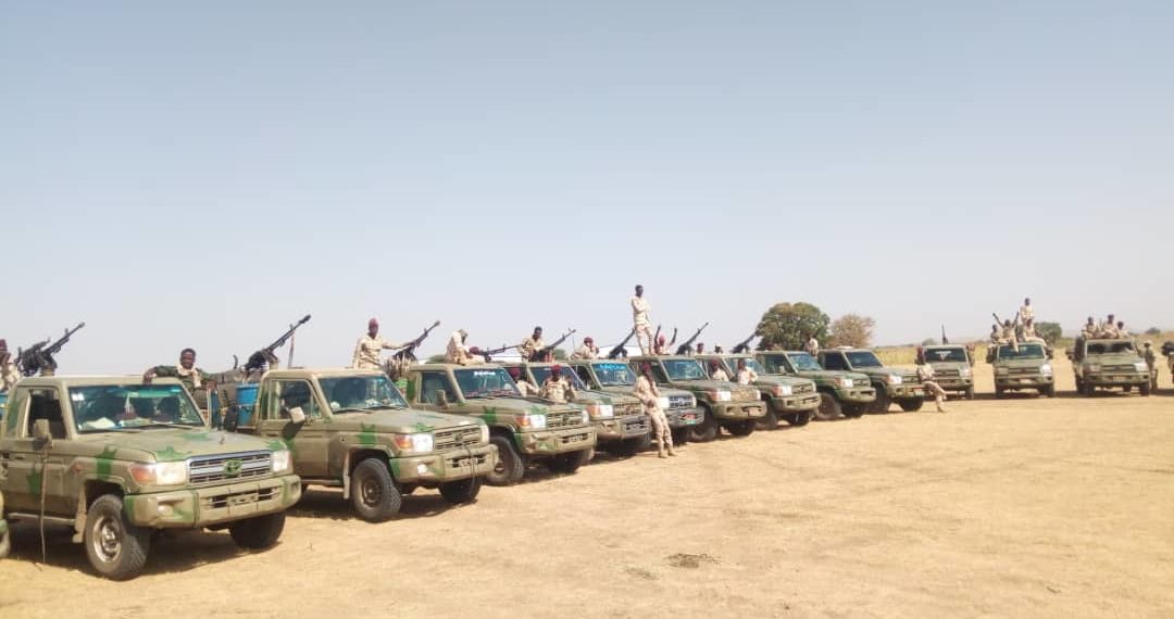 قوات الدعم السريع تُوقف مئات الأشخاص في طريقهم للقتال بليبيا