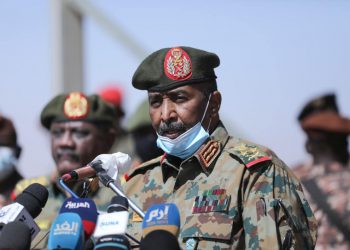 البرهان يؤكد حماية القوات المسلحة للفترة الانتقالية وتحقيق أهداف الثورة