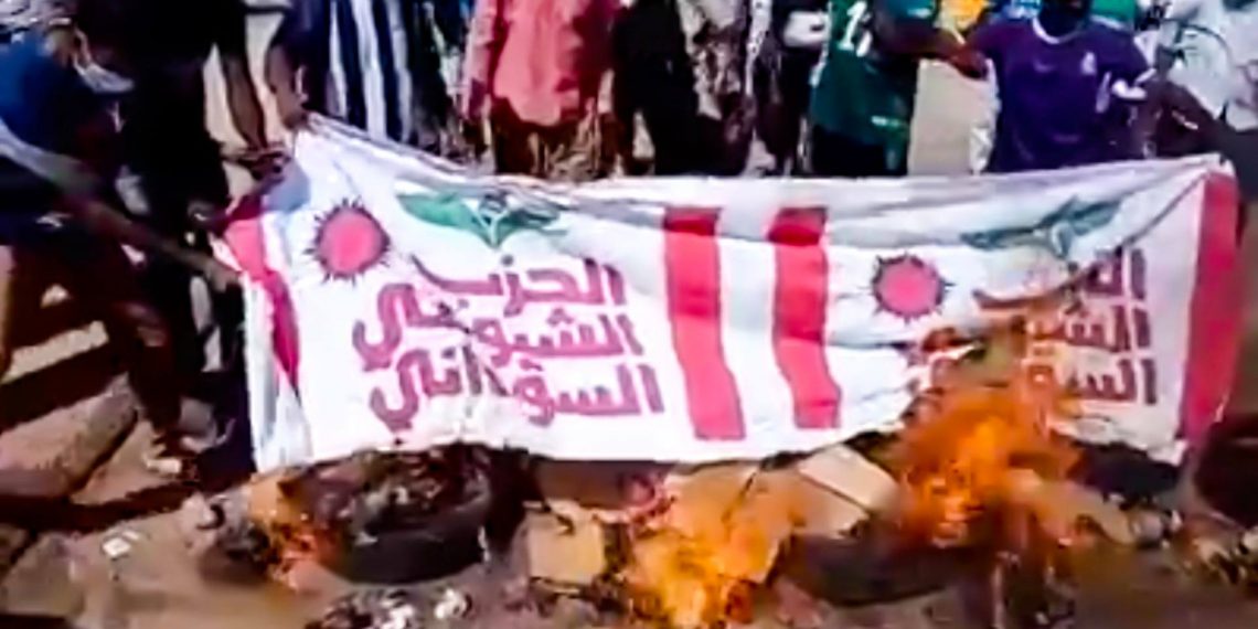 الذكرى الثانية للثورة.. الثوار ينتفضون ضد الحزب الشيوعي