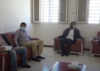 تفاصيل لقاء الهادي إدريس بقيادات تجمع المهنيين جناح  الاصم