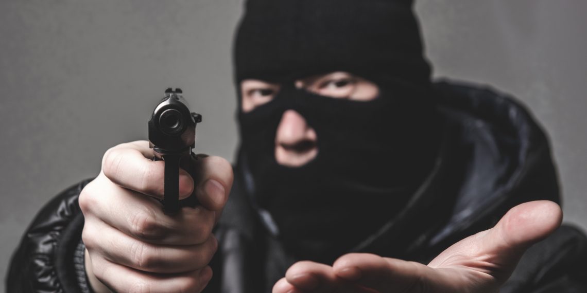 نهب بالسلاح داخل المواصلات في العاصمة الخرطوم