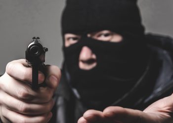 نهب بالسلاح داخل المواصلات في العاصمة الخرطوم