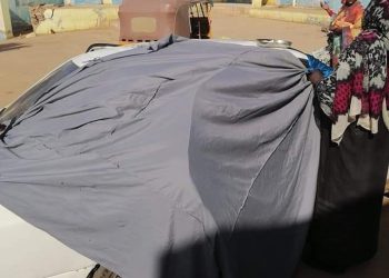 مشهد مأساوي (ولادة أم) داخل سيارة أمام مستشفى كوستي نتيجة إضراب الأطباء