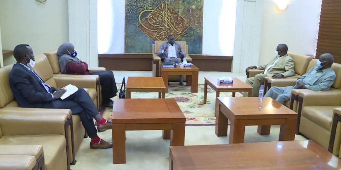 تاور يؤكد دعم الدولة للإدارات الأهلية لتحقيق الاستقرار المجتمعي