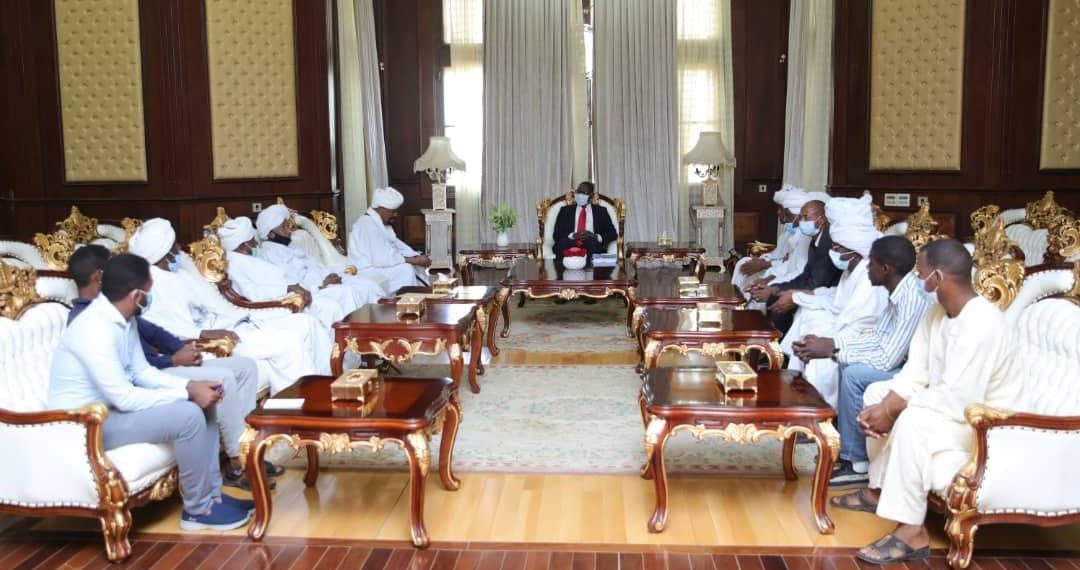 التعايشي يؤكد حرص الحكومة علي تحقيق السلام