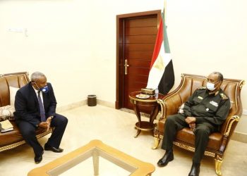 البرهان : يطلع علي الأوضاع الأمنية والتنموية بولاية القضارف