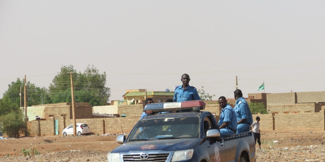 عملية إنسانية نادرة لدورية شرطة بأم درمان تنقذ حياة