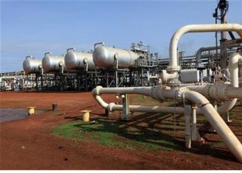 محتجون يقطعون طريق حقل بترول بدارفور ويهددون بالتصعيد