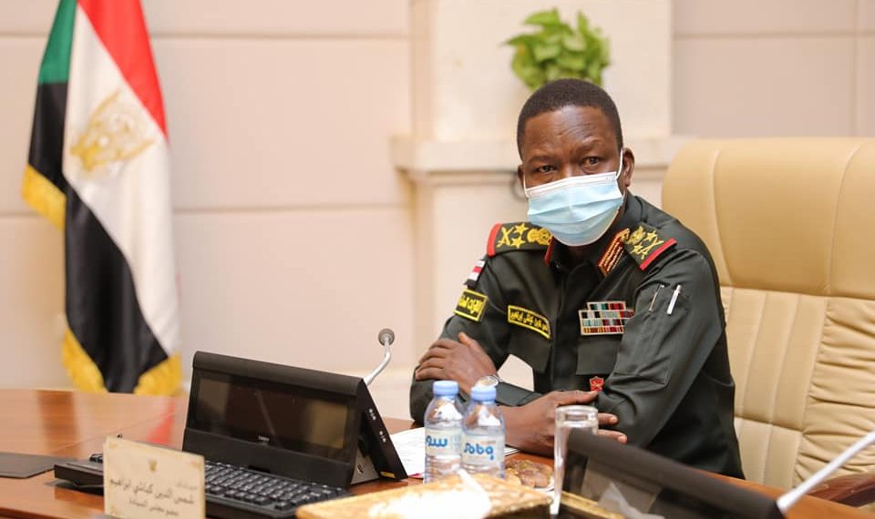 لجنة فض الاعتصام تستجوب الكباشي لثلاثة ساعات