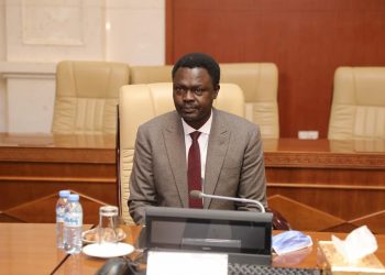 مناوي : يكتب : يعود الوحش حينما لا يجد ما يخيفه..!